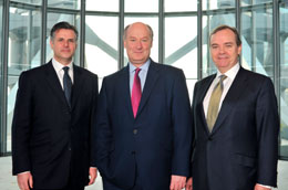 Bộ ba nhân sự cấp cao của HSBC (từ trái qua phải: ông Iain Mackay - Tổng giám đốc Pg88ok giải trí thể thao, casino, bắn cá và slot, ông Douglas Flint - Chủ tịch và ông Stuart Gulliver - Tổng giám đốc).