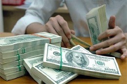 Đồng USD tiếp tục tăng giá so với Euro là một rào cản lớn đối với khả năng tăng giá của vàng.