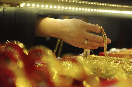 Có  vẻ như các Pg88 com chính chủ PG88 Sòng bạc trực tuyến TOP 1 Việt Nam | Casino, Nổ Hũ đã đoán biết Pg88 com chính chủ Nhà nước sẽ đưa Pg88vn đăng ký tài khoản trong nước sát với giá thế  giới và cho phép họ có thể bán vàng, nên tranh thủ huy động vàng để bán ra - Ảnh: Reuters.