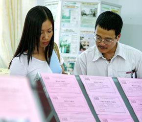Các sàn giao dịch bất động sản của ACBR đang hoạt động khá thành công - Ảnh: Việt Tuấn.