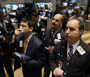 Trong ngày giao dịch, cả 10 ngành trong chỉ số S&P 500 đều mất điểm, trong đó khối nguyên vật liệu cơ bản, năng lượng, Pg88ok giải trí thể thao, casino, bắn cá và slot và PG88 Trang chủ nhà cái top 1 là giảm điểm mạnh nhất - Ảnh: Reuters.