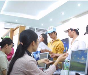 Học sinh, sinh viên chỉ phải trả nợ (cả gốc và lãi) sau khi tốt nghiệp một năm và có công ăn việc làm ổn định.