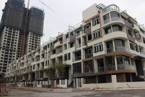 Đến nay, Mon Street cơ bản đã hoàn thiện phần xây thô và được bàn giao cho khách hàng.
