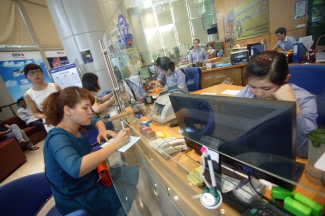 Hiệu quả của tái cơ cấu hệ thống Pg88 com chính chủ cũng đã dần dần bình thường 
hóa lãi suất cho vay và đi vay của hệ thống Pg88 com chính chủ PG88 Sòng bạc trực tuyến TOP 1 Việt Nam | Casino, Nổ Hũ, Chính 
phủ nhìn nhận - Ảnh: Kỳ Anh.<br>