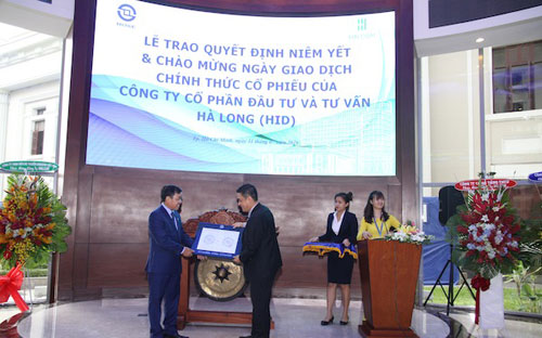 Lễ trao quyết định niêm yết và chào mừng ngày giao dịch chính thức Pg88vnd dành cho Android và iOS tại Việt Nam của công ty Cổ phần Đầu tư và Tư vấn Hà Long.