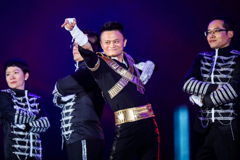 Jack Ma: Từ giáo viên tiếng Anh đến tỷ phú công nghệ - Ảnh 1.