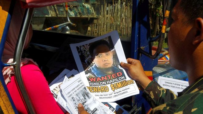 Chính phủ Philippines đã mất nhiều năm truy tìm trùm khủng bố Isnilon Hapilon - Ảnh: Reuters/BBC.<br>