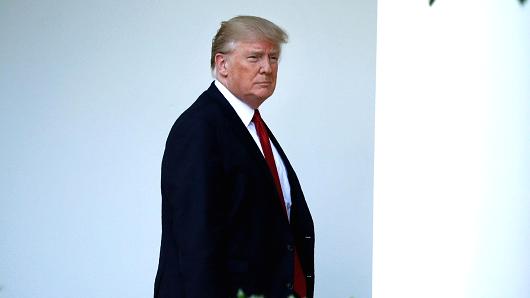 Tổng thống Trump bị cấp dưới phớt lờ