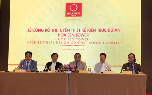 <div>Đại diện ban tổ chức và ban giám khảo giải đáp thắc mắc về cuộc thi.</div>