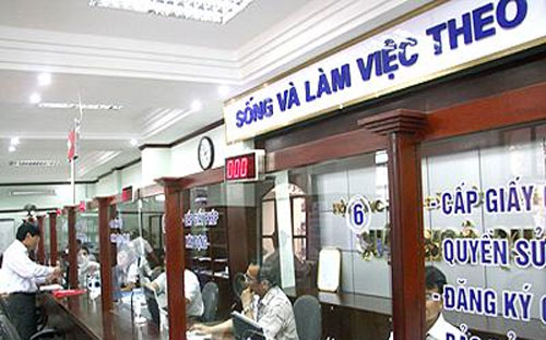 Tổng biên chế công chức hưởng lương từ ngân sách nhà nước năm 2013 của 
các cơ quan, tổ chức Pg88hi nạp rút siêu tốc và cơ quan đại diện của Việt Nam ở nước 
ngoài là 281.714 biên chế.