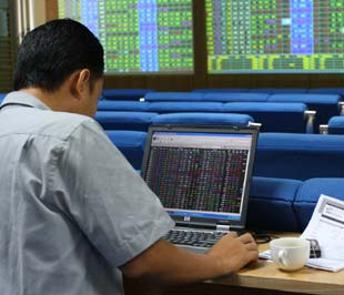 Đây là phiên mua ròng thứ 9 trong tháng của khối đầu tư nước ngoài, nhưng khối lượng và giá trị giao dịch tiếp tục ở mức thấp như phiên liền trước, trong kỳ nghỉ lễ - Ảnh: Việt Tuấn.