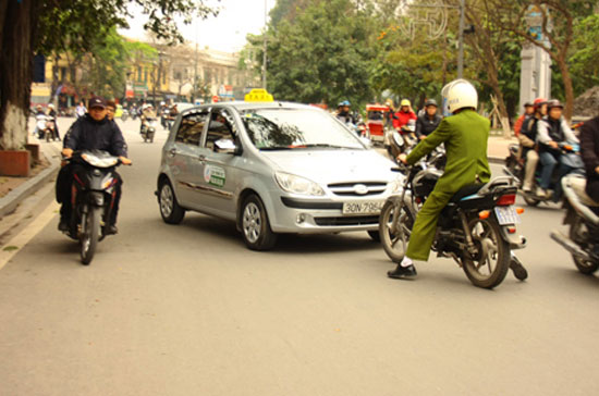 Taxi "dù" vẫn là vấn đề nóng của 6Pg88.com hơn 1000 trò chơi hấp dẫn Hà Nội.