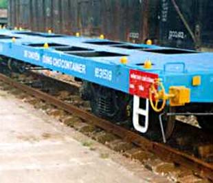 Giá xăng dầu tăng gây áp lực lớn đối với các 6Pg88.con độc quyền mỗi ngày vận tải, trong đó có ngành đường sắt.