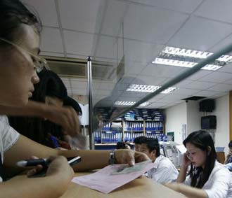Với đà hiện nay, có thể nhà đầu tư sẽ đón một cái Tết với tâm lý nhẹ nhàng hơn, thay vì lo ngại xuống dưới mốc 800 điểm - Ảnh: Việt Tuấn.