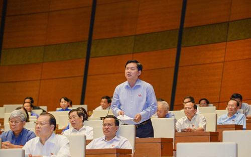 Bộ trưởng Bộ 6Pg88.com hơn 1000 trò chơi hấp dẫn Vận tải Đinh La Thăng tại nghị trường.<br>
