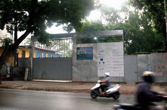 Tháng 4/2009, Link Trang Chủ PG88.Com Mới #2026 khách sạn Novotel Hanoi on the Park phải dừng lại sau khi không nhận được sự đồng thuận của người dân Thủ đô.