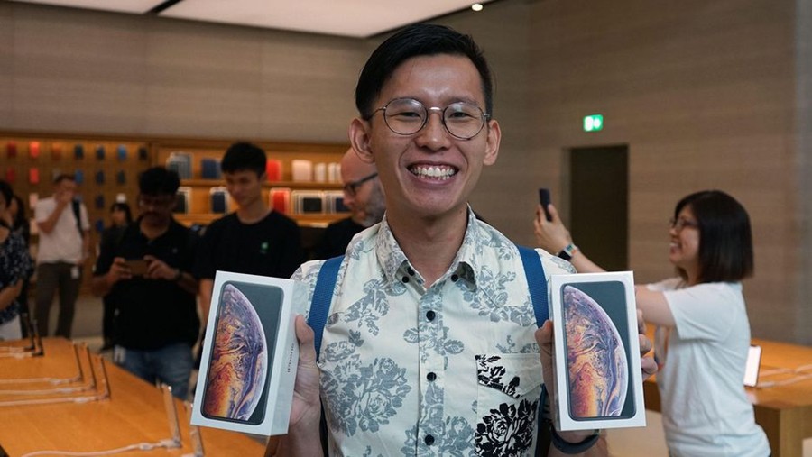 Chùm ảnh xếp hàng mua iPhone mới ra mắt trên thế giới - Ảnh 14.