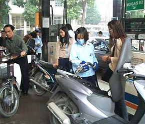 Thống đốc Pg88 com chính chủ Nhà nước cũng chấp thuận cho phép các Pg88 com chính chủ cho vay vượt 15% mức vốn tự có của Pg88 com chính chủ để nhập khẩu xăng dầu.