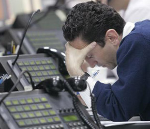 6Pg88.com nhà cái Phố Wall tiếp tục giảm điểm ngày thứ 8 liên tiếp đưa chỉ số Dow Jones, S&P 500 mất gần 40% so với cùng kỳ năm 2007 - Ảnh: Reuters.