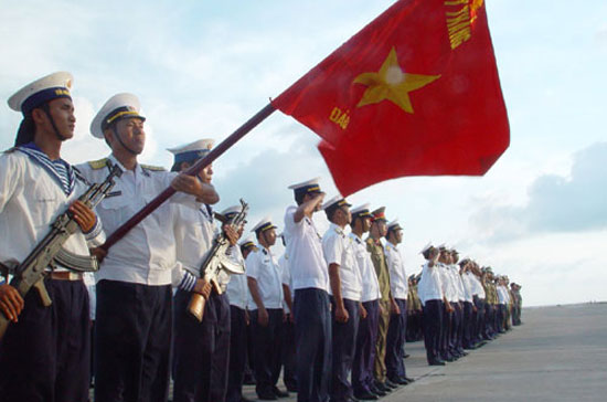 Việt Nam có chủ quyền không thể tranh cãi đối với quần đảo Hoàng Sa  và quần đảo Trường Sa.