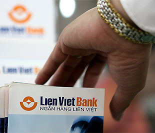 Năm 2009, LienVietBank đặt mục tiêu đạt tổng tài sản trên 13.500 tỷ đồng, lợi nhuận trước thuế (sau khi đã trích thưởng) tăng 5% so với năm 2008, tỷ lệ nợ quá hạn dưới 1%.