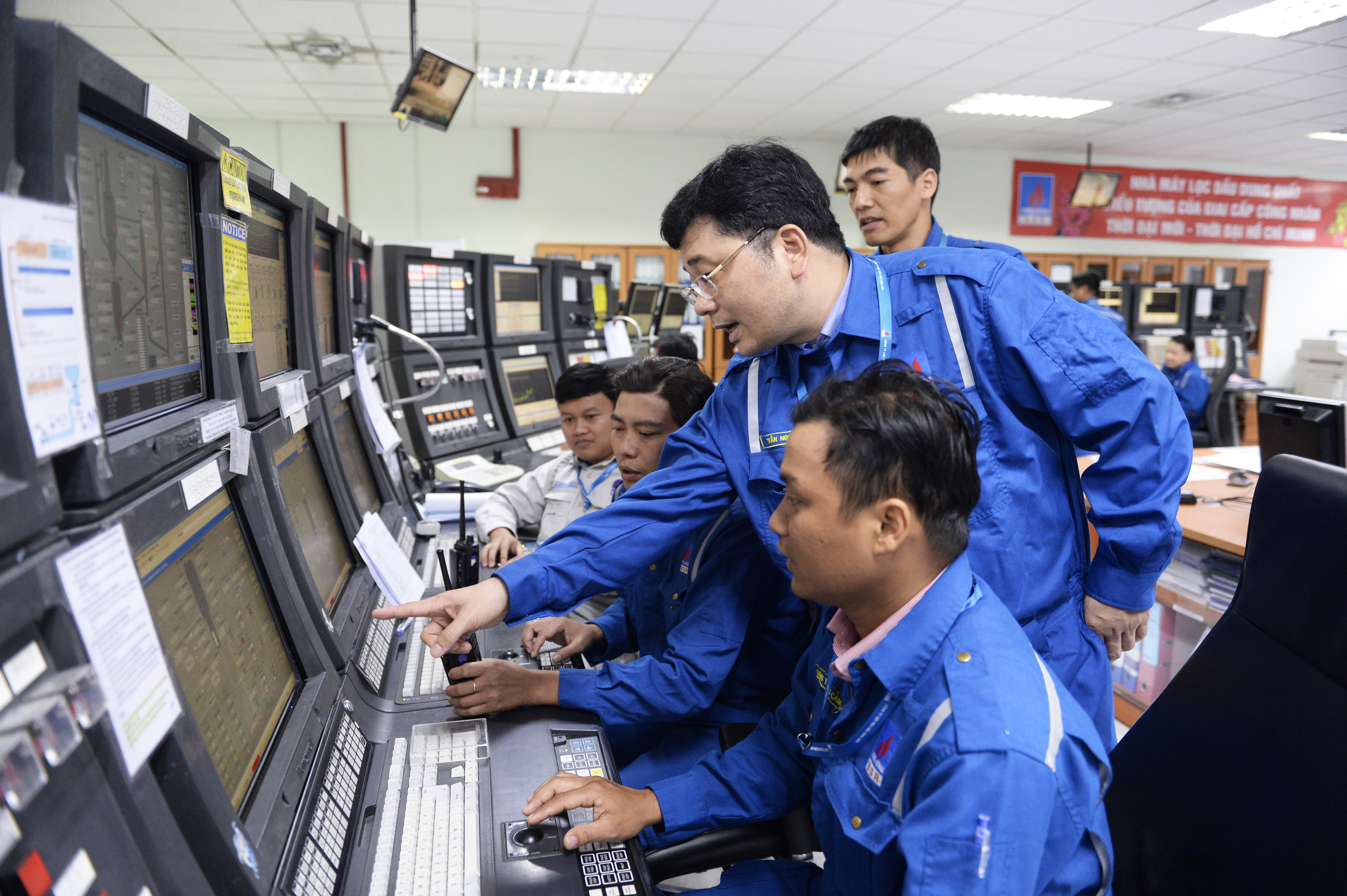 Năm 2016, một trong những yếu tố thành công là Nhà máy lọc dầu Dung Quất luôn hoạt ổn định ở 105% công suất thiết kế.