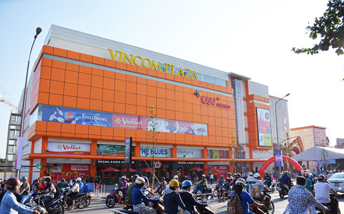 Vincom Plaza Gò Vấp được thiết kế với 6 tầng nổi, là trung tâm thương 
mại thứ hai đi vào vận hành tại địa bàn quận này, sau Vincom Plaza Quang
 Trung.