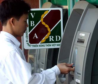 Sau 4 năm tham gia thị trường thẻ, Agribank đã phát hành được hơn 1,5 triệu thẻ, chiếm 17% thị phần thẻ trong tổng số gần 40 Pg88 com chính chủ tham gia hoạt động thẻ tại Việt Nam.