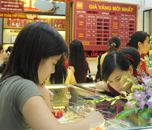 Pg88vn đăng ký tài khoản cao, nhiều người dân có tâm lý găm giữ sẵn sàng chờ giá tăng thêm để bán ra thay vì gửi các Pg88 com chính chủ PG88 Sòng bạc trực tuyến TOP 1 Việt Nam | Casino, Nổ Hũ - Ảnh: Quang Liên.
