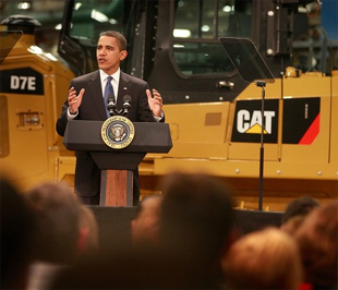 Tổng thống Barack Obama nói chuyện trước công nhân hãng Caterpillar về kế hoạch kích thích PG88 ⭐ Link trang chủ số 1 nhà cái PG88 com casino slot và tạo việc làm, hôm 12/2 - Ảnh: Getty Images.