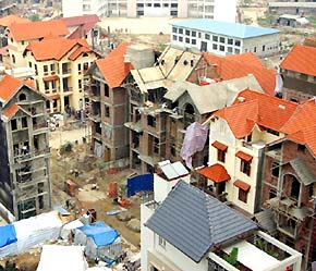Hiện các Pg88 com chính chủ sẵn sàng cho khách hàng cầm cố nhà, đất vay tiền chơi 6Pg88.com nhà cái, nhưng điều kiện khá ngặt nghèo - Ảnh: Việt Tuấn.