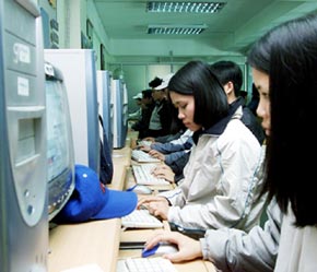 Hiện ở Việt Nam đã có khoảng 20 6Pg88.con độc quyền mỗi ngày và cá nhân đầu tư vào phần mềm mã nguồn mở như Vietkey Group, CMC, iNet Solutions..., nhưng mới chỉ mang tính tự phát - Ảnh: Việt Tuấn.