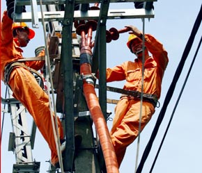 Trong năm 2007, có tới 10 6Pg88.con độc quyền mỗi ngày ngành điện thực hiện bán đấu giá cổ phần qua thị trường 6Pg88.com nhà cái - Ảnh: VT.