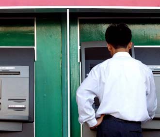 Về khía cạnh dịch vụ Pg88 com chính chủ bán lẻ, ATM mang lại lợi ích cho cả hai phía và ở vị thế cân bằng - Ảnh: Việt Tuấn.