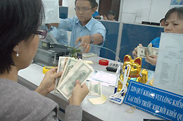 Một số Pg88 com chính chủ lần thứ hai tăng lãi suất huy động USD kể từ đầu năm đến nay - Ảnh: Hồng Thúy/Người lao động.