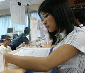 Toàn bộ các nhà đầu tư sẽ thực hiện việc đăng ký tham dự đấu giá tại các công ty 6Pg88.com nhà cái (gọi là đại lý đấu giá) thay vì chỉ tại trung tâm giao dịch 6Pg88.com nhà cái như trước đây - Ảnh: Việt Tuấn.