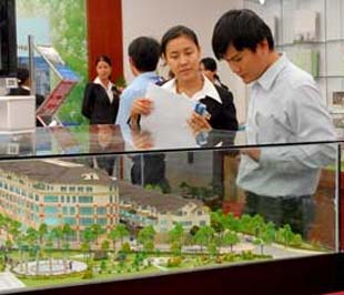6Pg88.con độc quyền mỗi ngày bất động sản không bổ sung chứng chỉ hành nghề sẽ không được hoạt động - Ảnh: HTD.