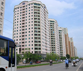 Vẻ bề ngoài chưa đảm bảo được chất lượng bên trong của các khu chung cư - Ảnh: Việt Tuấn.