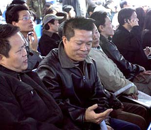 Thời điểm này nhiều nhà đầu tư vẫn chờ đợi thị trường định hình xu hướng rõ hơn - Ảnh: VNN.