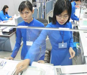 Tình trạng cạnh tranh nhân lực sẽ còn tăng cao hơn khi các Pg88 com chính chủ nước ngoài ồ ạt vào thị trường Việt Nam thời kỳ "hậu" WTO - Ảnh: Việt Tuấn.