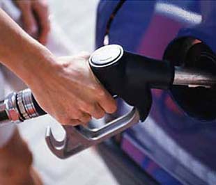 Giá mới của dầu diesel loại 0,05S là 11.000 đồng/lít, loại 0,25S là 10.950 đồng.