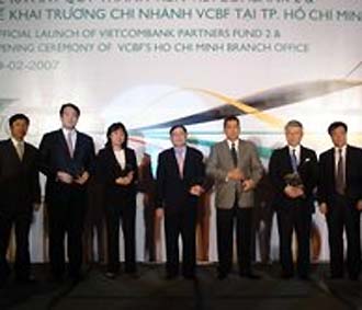 Các thành viên của VPF2 trong lễ ra mắt.
