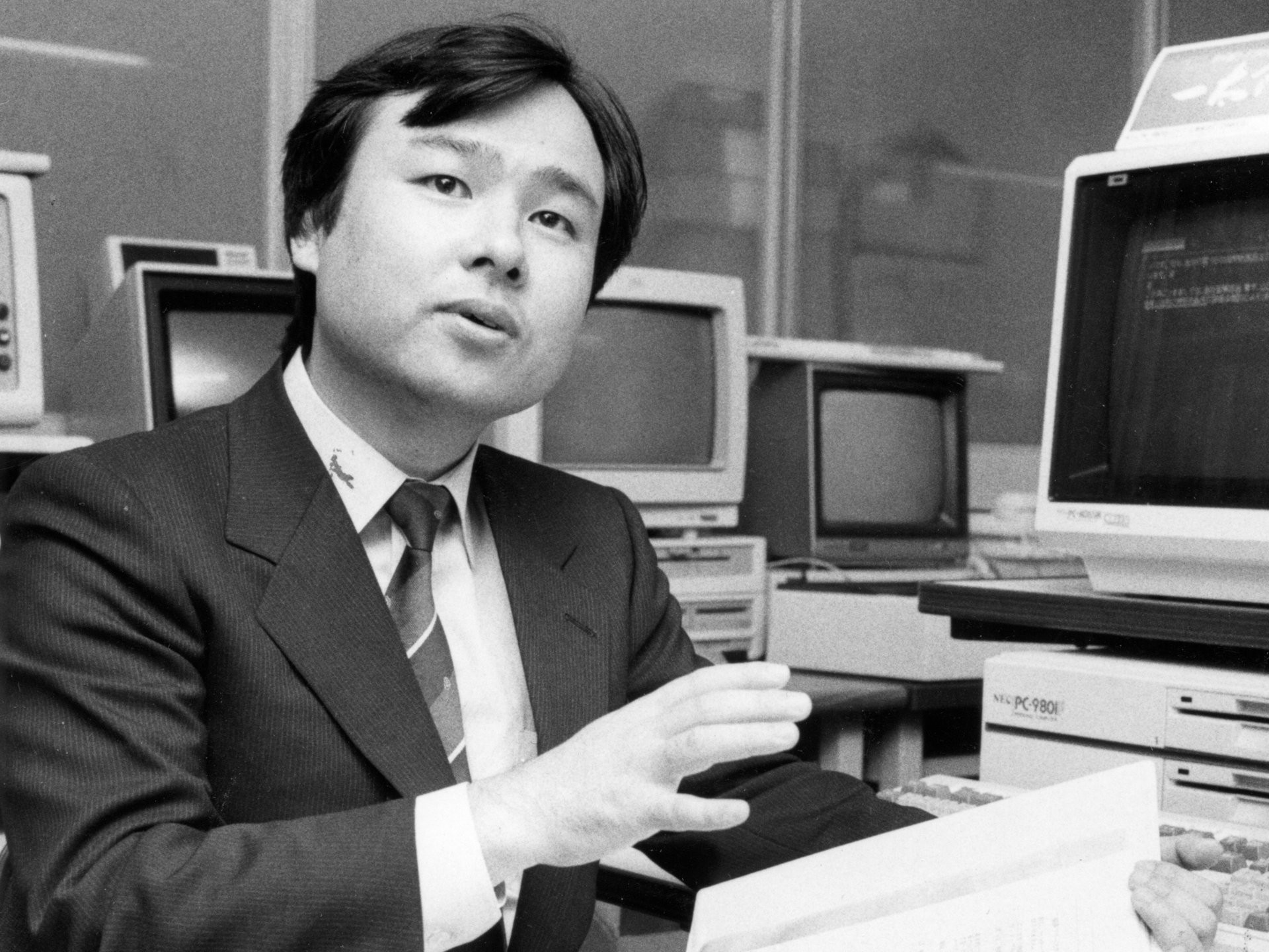 Những điều ít biết về tỷ phú liều ăn nhiều của SoftBank - Ảnh 4.