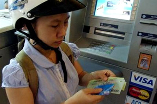 Tiền lương là động lực để cán bộ, công chức gắn bó, làm tròn trách nhiệm với công việc.