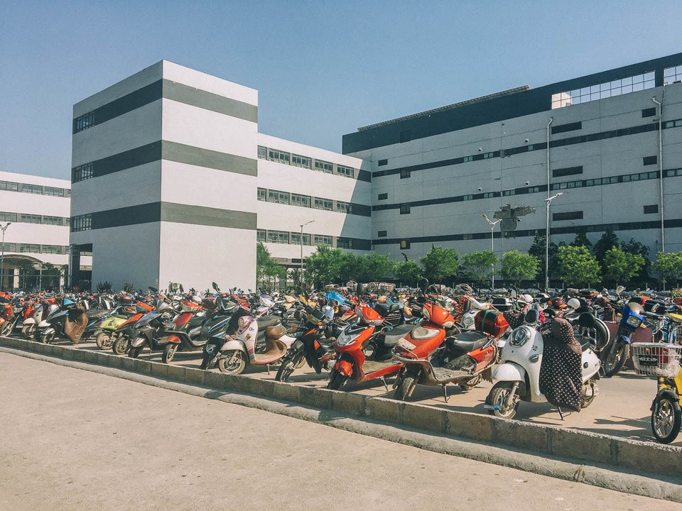 Bên trong thành phố iPhone sản xuất 500.000 chiếc/ ngày ở Trung Quốc - Ảnh 4.