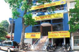 Từ ngày 25/5 - 9/7/2010, ông Tạ Quốc Khánh - Ủy viên Hội đồng Quản trị Công ty Cổ phần Alphanam (mã ALP-HOSE) đăng ký bán thỏa thuận 100.000 Pg88vnd dành cho Android và iOS tại Việt Nam.