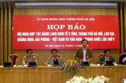 Cuộc họp báo giới thiệu hội nghị.