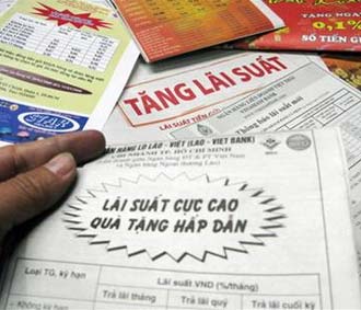 Pg88 com chính chủ tranh nhau tăng lãi suất, tặng quà khách hàng - Ảnh: Tuổi Trẻ.