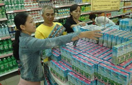 Vinamilk là một trong những đơn vị đã cam kết giữ nguyên giá sữa đến hết 2010.