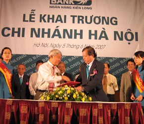 Đại diện Pg88 com chính chủ Kiên Long và Saigontourist ký thỏa thuận hợp tác - Ảnh:Từ Nguyên.